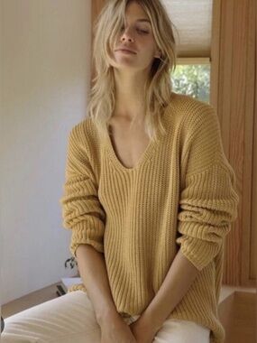 Jenni Kayne NWT Cotton Cabin Ribbed V-Neck Sweater in Mustard Medium